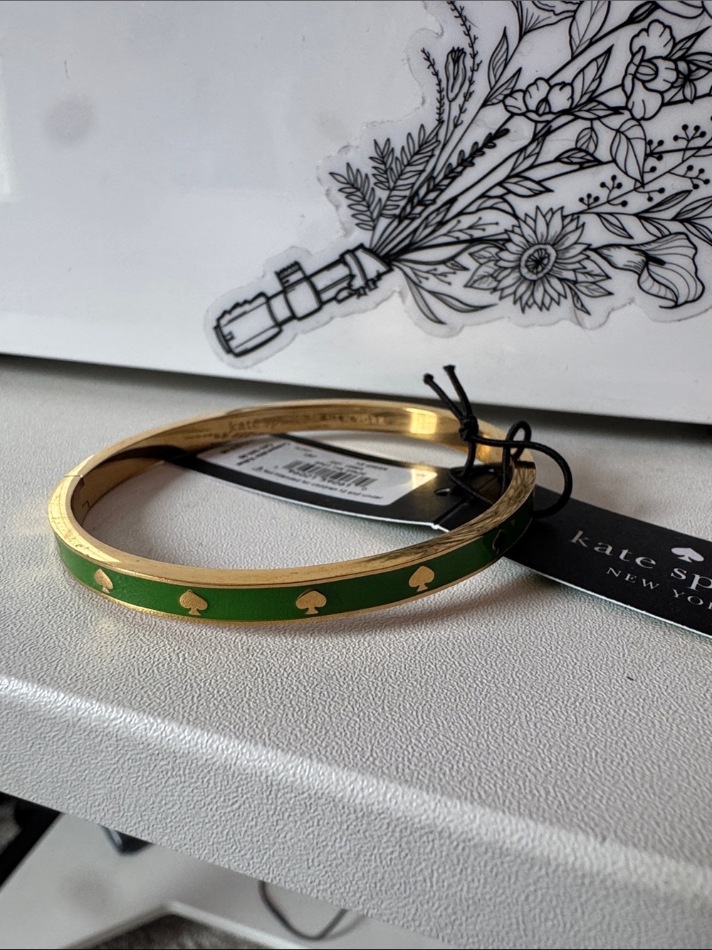 Kate Spade Spot the Spade bangle- green - Picture 6 of 6